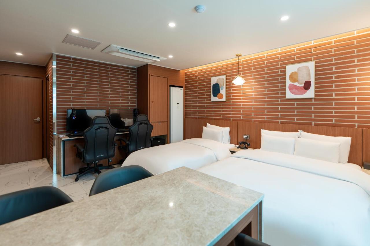 Jecheon Hound Hotel Chech'ŏn Exteriör bild