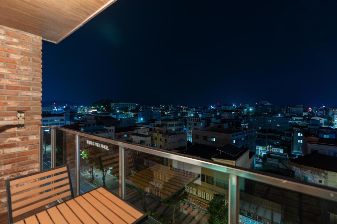 Jecheon Hound Hotel Chech'ŏn Exteriör bild