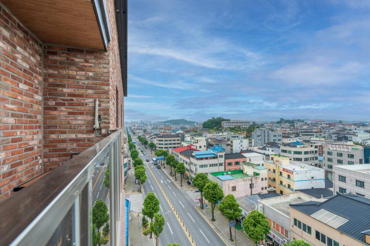 Jecheon Hound Hotel Chech'ŏn Exteriör bild