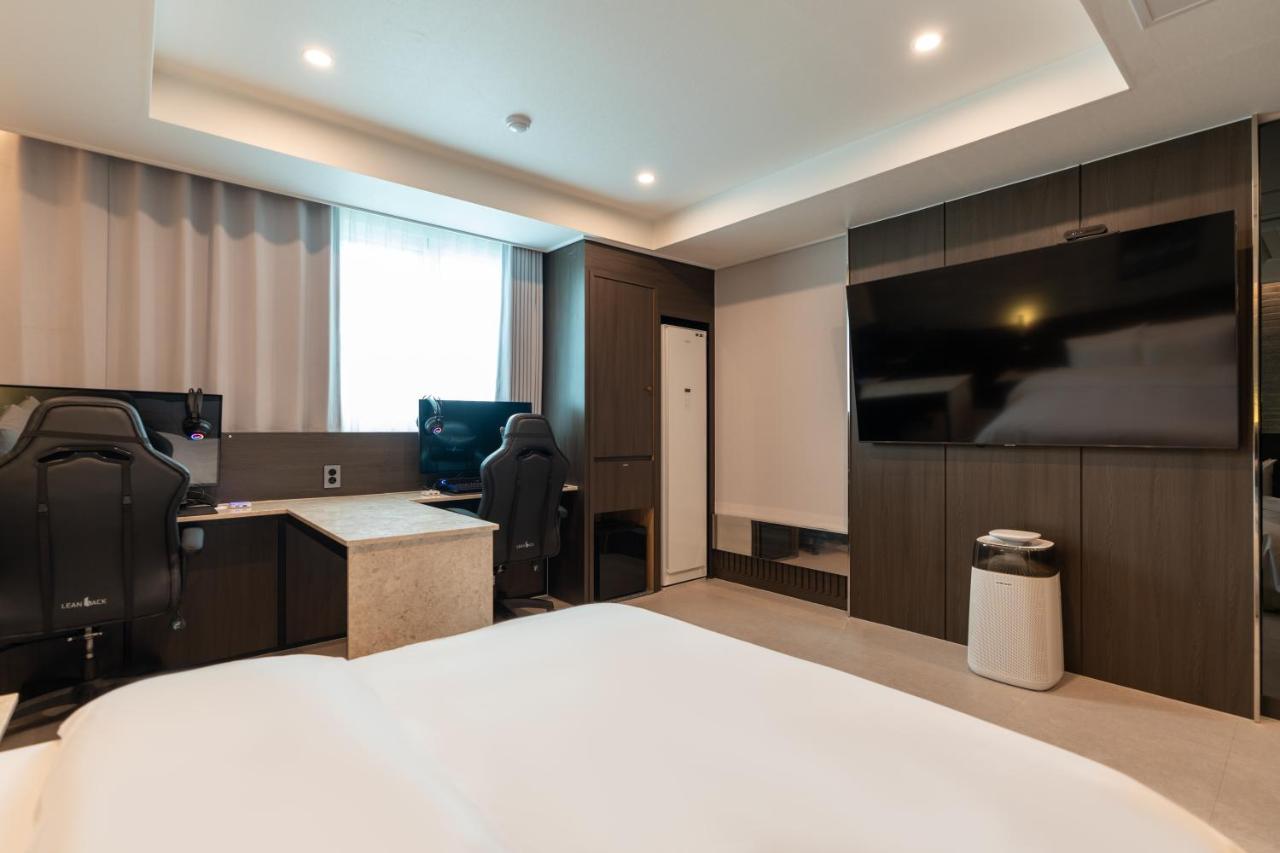 Jecheon Hound Hotel Chech'ŏn Exteriör bild