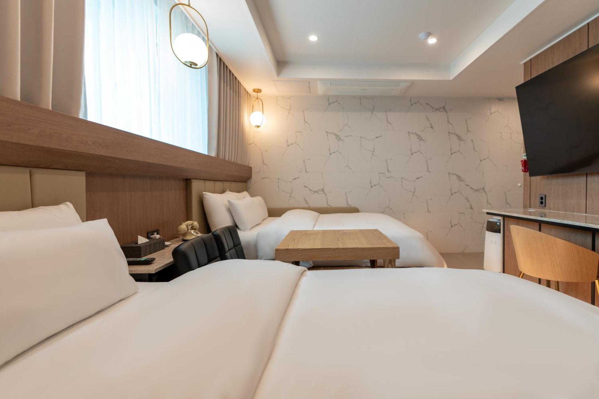 Jecheon Hound Hotel Chech'ŏn Exteriör bild
